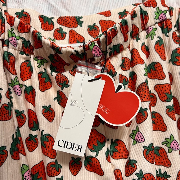 Cider Curve Strawberry Print Wide Leg Jumpsuit BNWT Size 4x - Picture 6 of 16
